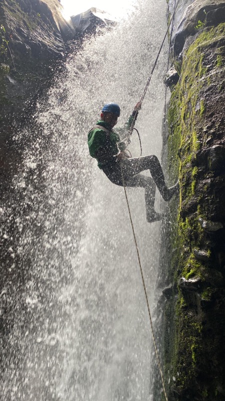 Descenso vertical de cascadas canyoning Río Correntoso