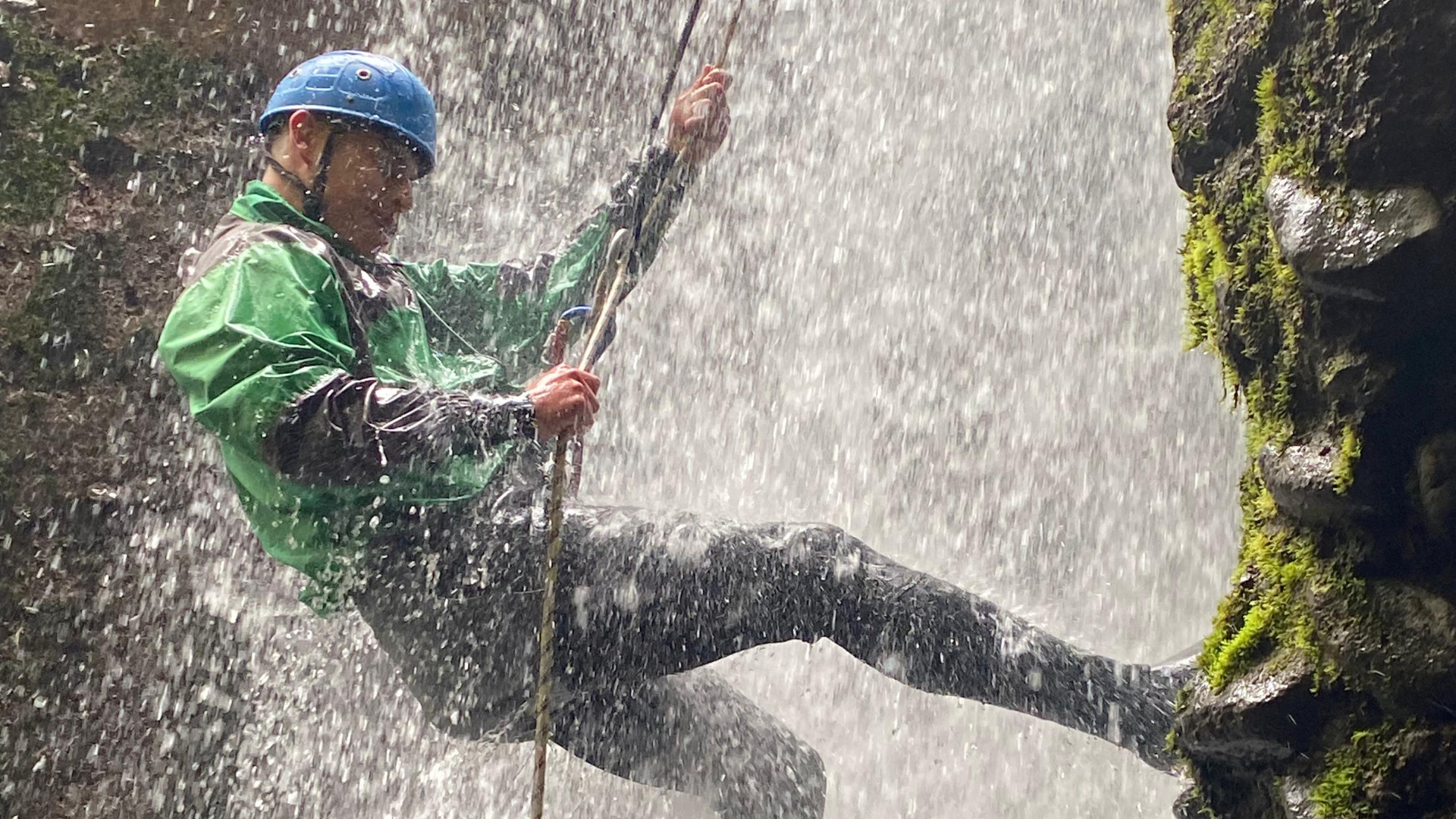 Canyoning en Río Correntoso Pucón